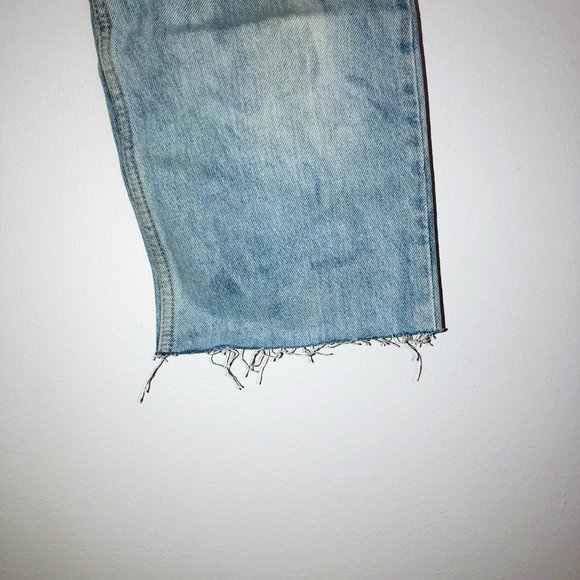 Levi's 550 Relaxed Fit Light Wash Raw Hem Jeans - Picture 7 of 8